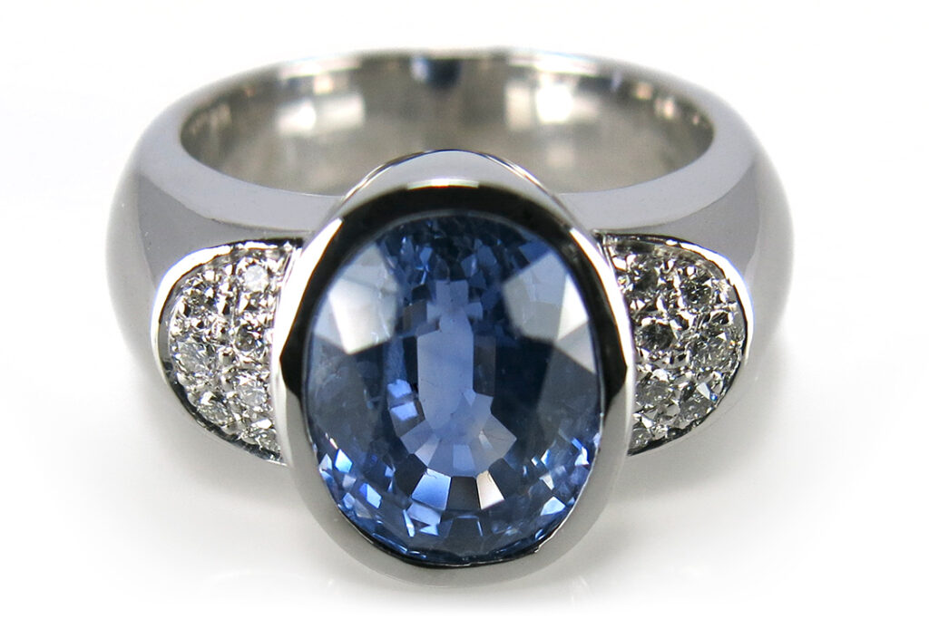 Ring Saphir 6,0 Karat + 14 Brillanten D-J/vs-si IGI Gutachten [BRORS 11386]