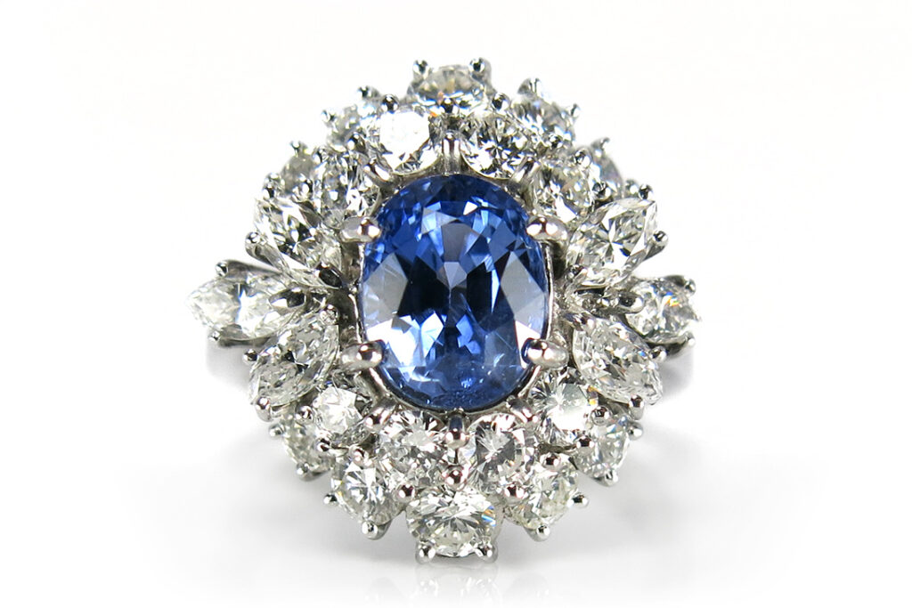 Ring Saphir 1,7 ct + Diamanten 1,9 ct. Weißgold DeGEB Gutachten [BRORS 11517]