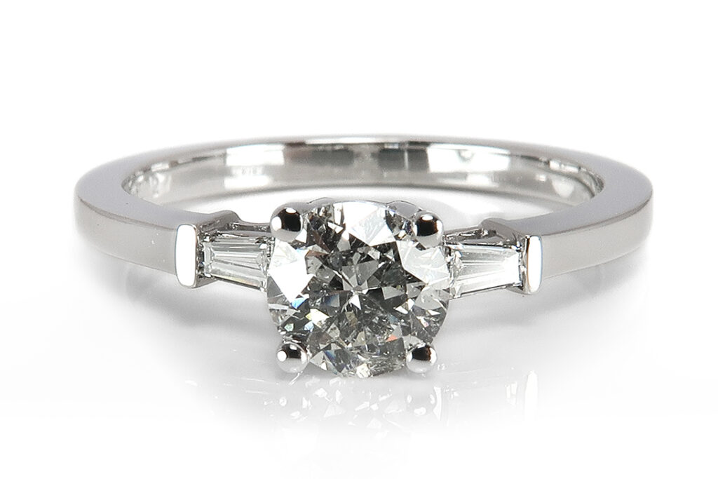 Ring Diamant 0,56 ct. Diamanten 0,12 ct. DPL Gutachten Weißgold [BRORS 12054]
