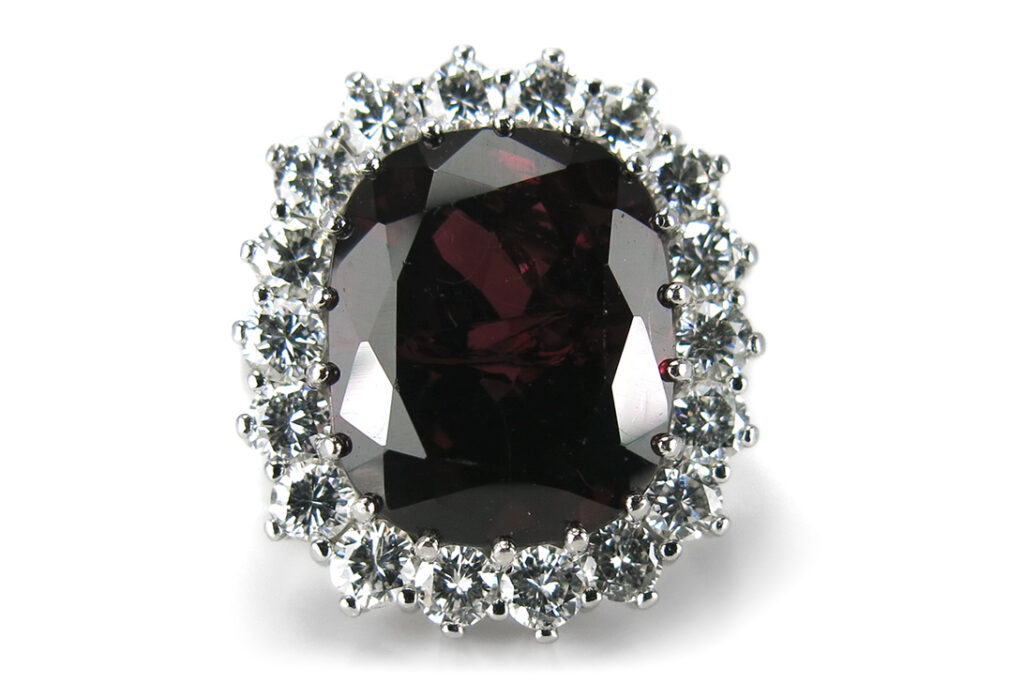 Ring Granat 9,4 ct. + Brillanten 1,16 ct. Weißgold DeGEB Gutachten [BRORS 14867]