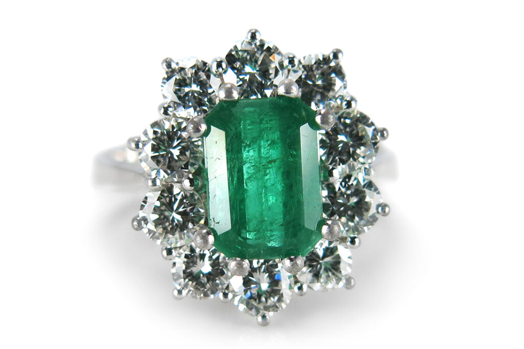 Ring Smaragd + Brillanten insg 1,0ct G-H/vvsi-vsi DeGEB Gutachten [BRORS 14879]