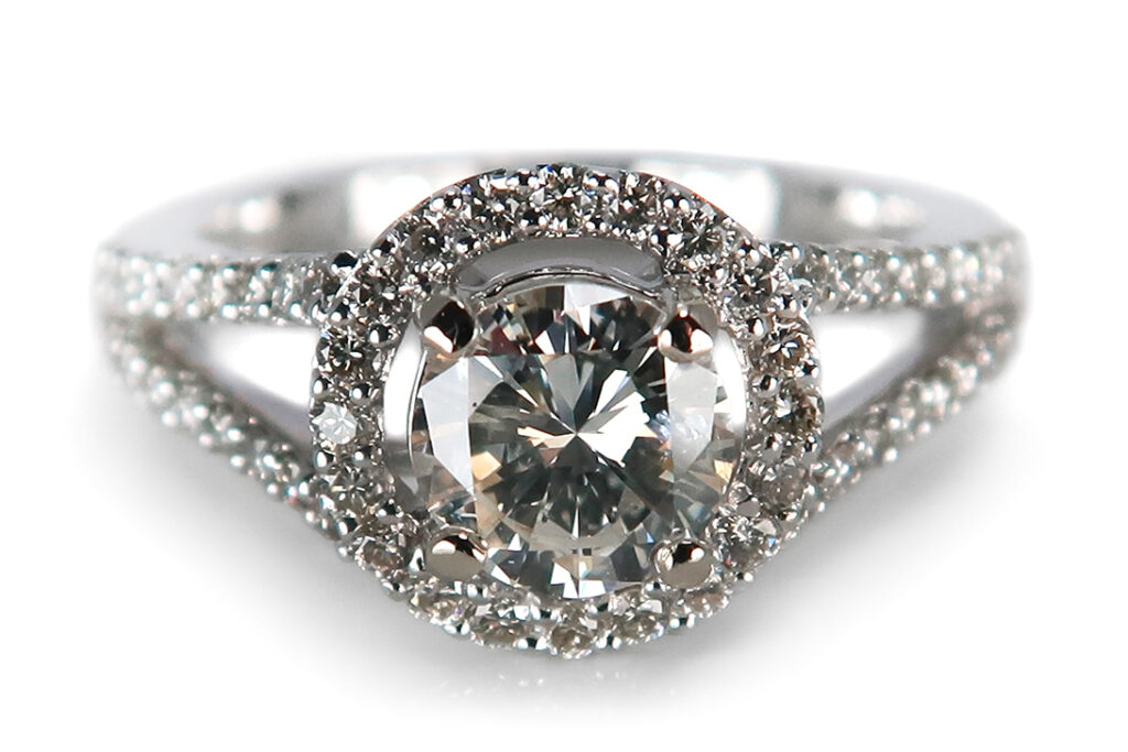 Ring Brillant 0,88ct J/si2 + Brillanten insg 0,53ct IGI Gutachten [BRORS 16806]