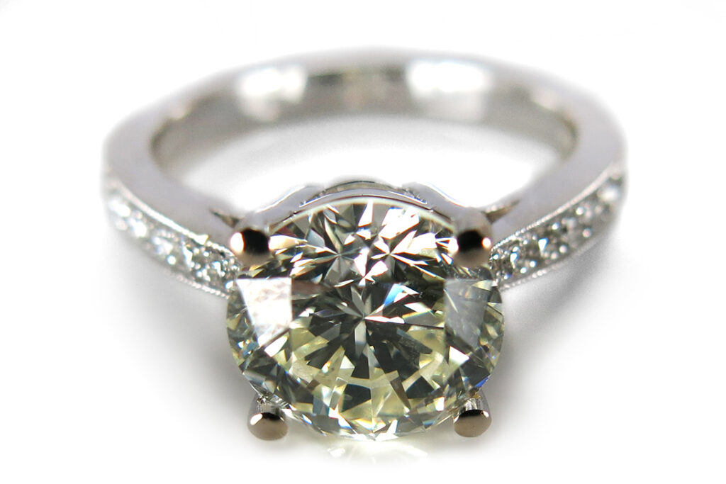 Ring 1 Brillant 2,58 ct N-O/vs 16 Brillanten G/vs DPL Gutachten [BRORS 18139]