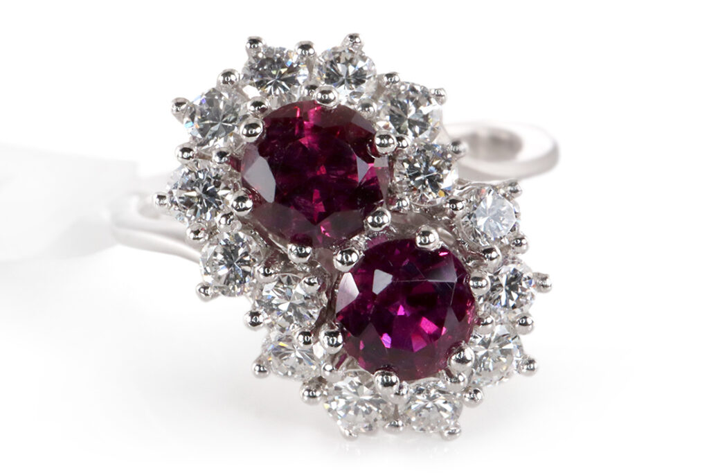 Ring 2 Rubine 1,7 ct + 14 Brillanten 1,0 ct TW/VS 750 Gold + IGI [BRORS 20009]
