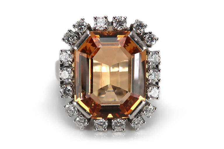 Ring Topaz 10ct + Brillanten insg 0,80ct Weißgold IGI Gutachten [BRORS 17460]