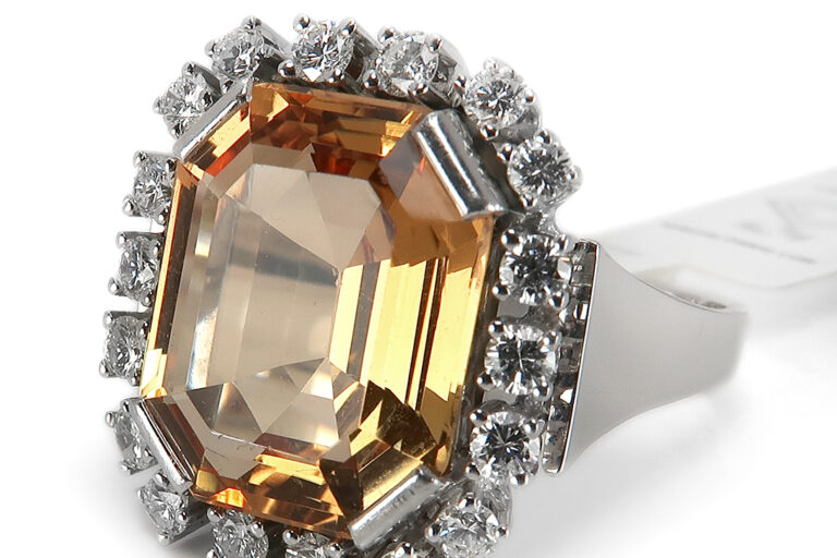 Ring Topaz 10ct + Brillanten insg 0,80ct Weißgold IGI Gutachten [BRORS 17460]