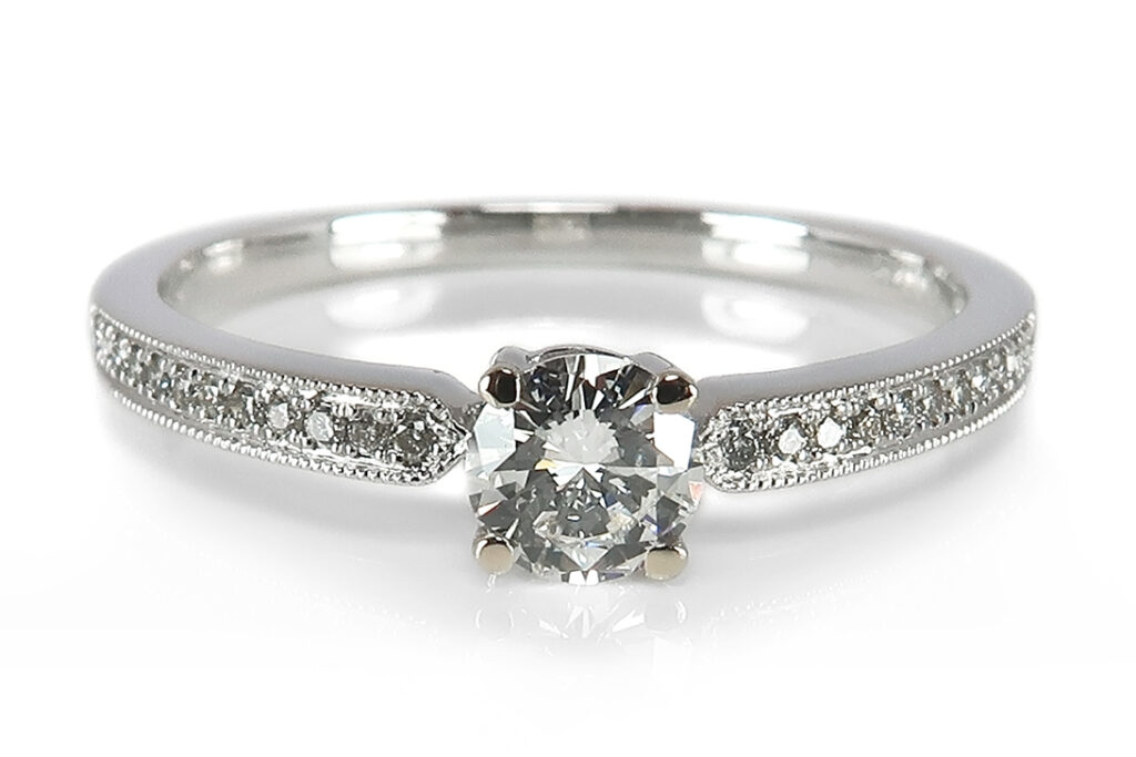 Ring Brillant 0,27 ct G/VVS Brillanten insg 0,07ct IGI Gutachten [BRORS 17493]