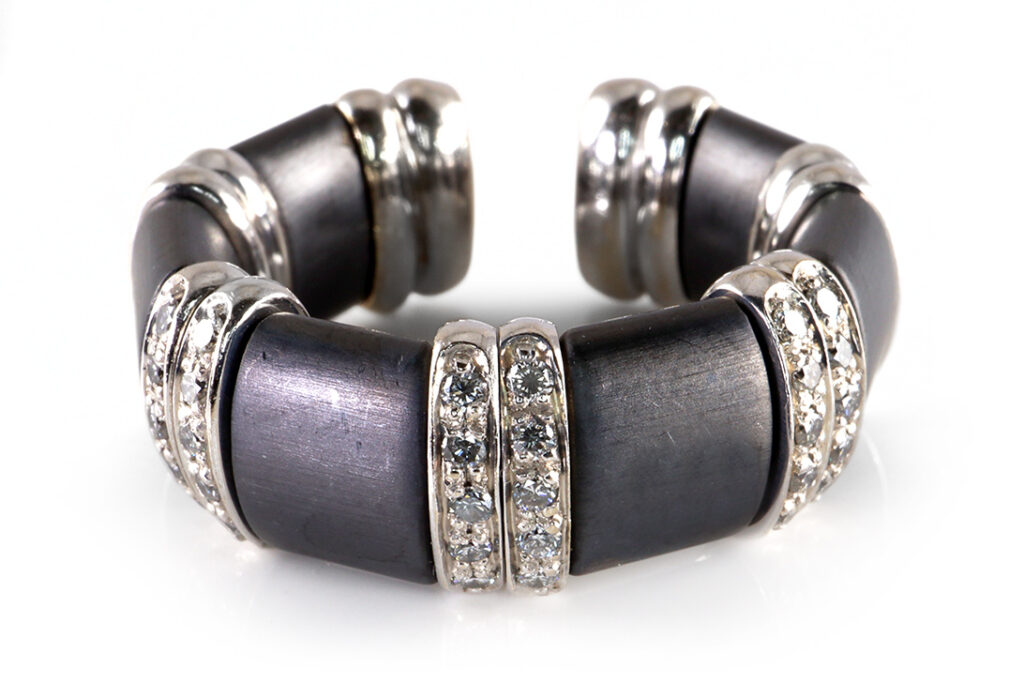 EDITH BARTH Ring 36 Brillanten 0,43ct. 750 Weißgold + Stahl [BRORS 19281]