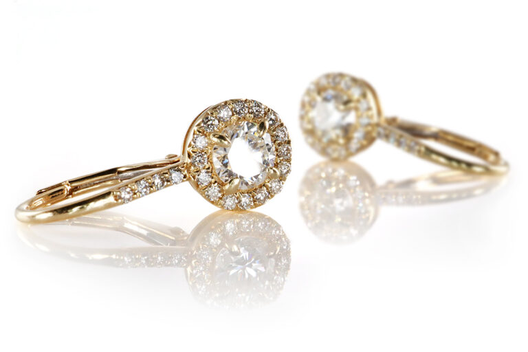 Ohrringe 2 Brillanten 0,78 ct +40 Brillanten 0,26 ct 750 Gold IGI [BRORS 20117]