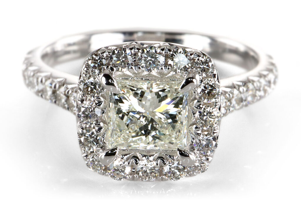 Ring 1 Diamant 0,72 ct + 30 Brillanten insg. 0,62 ct DPL Gr. 54 [BRORS 20136]