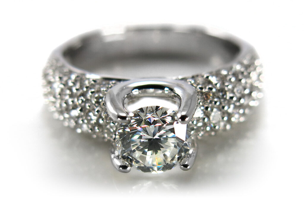 Brillantring 1 Brillant 0,70 ct H/VS1 + 68 Brillanten 0,87 ct DPL [BRORS 10430]