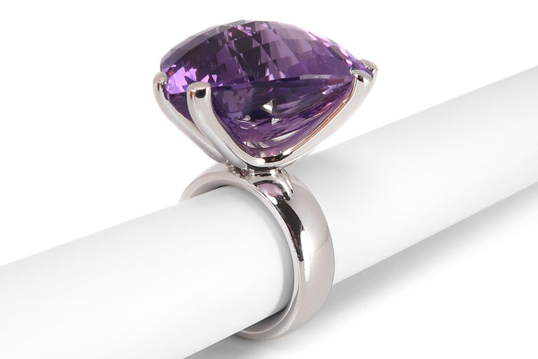 Flogaus Ring Amethyst 750 Weißgold Gr 57 Handarbeit Unikat [BRORS 17859]