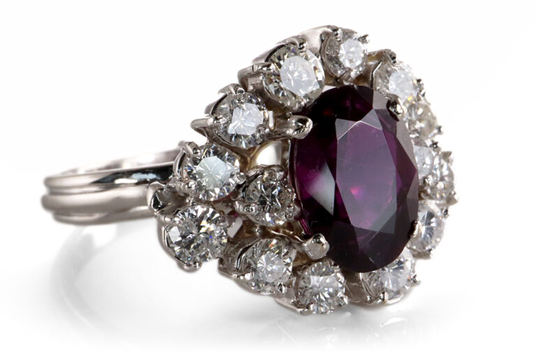 Ring 1 Saphir *Purple* 2,2 ct + 14 Brillanten 1,2ct 750 Gold IGI [BRORS 20202]