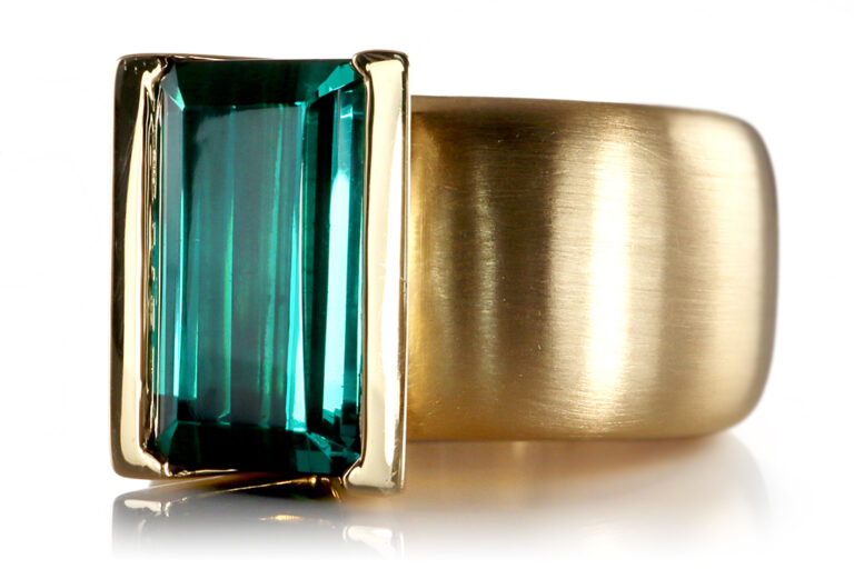 Ring mit Turmalin ca 10 ct Deep Bluish Green + IGI Gutachten Gr. 63[BRORS 20203]