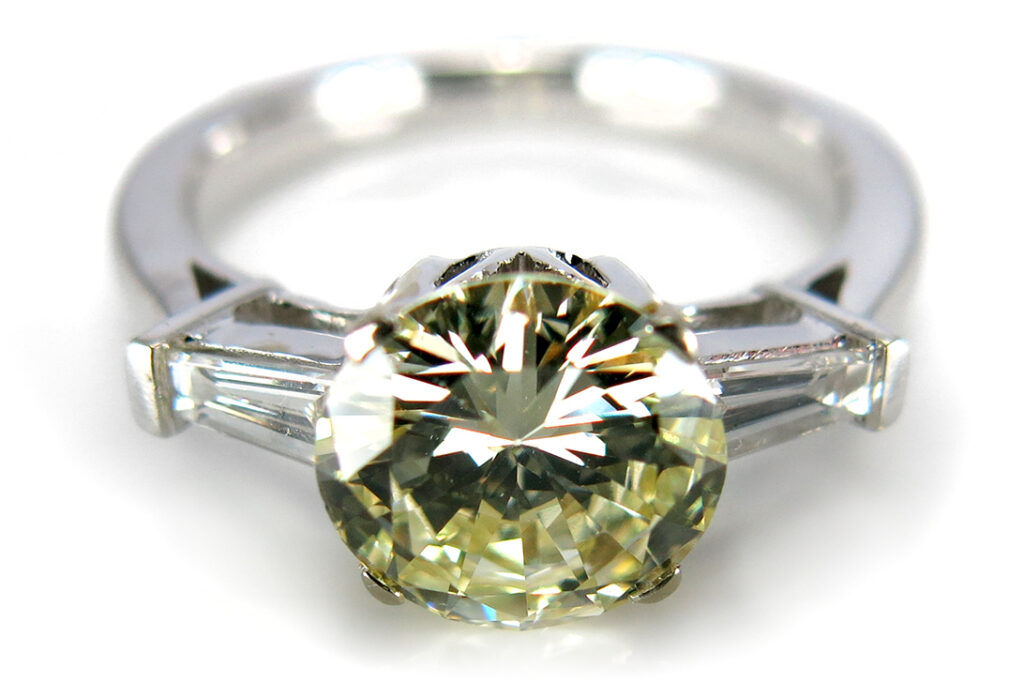 Brillantring 1 Brillant 1,76 ct + 2 Diamanten 0,32 ct DPL [BRORS 10862]