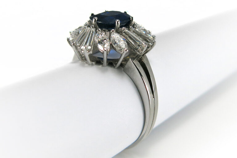 Damen Ring Saphir 1,65 Karat + 16 Diamanten 2,24 ct 750 Weißgold [BRORS 11712]