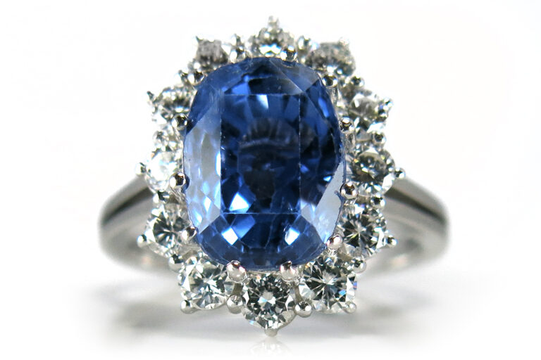 Damen Ring Saphir 5,2 Karat + 12 Brillanten 0,84 ct 750 Weißgold [BRORS 11716]