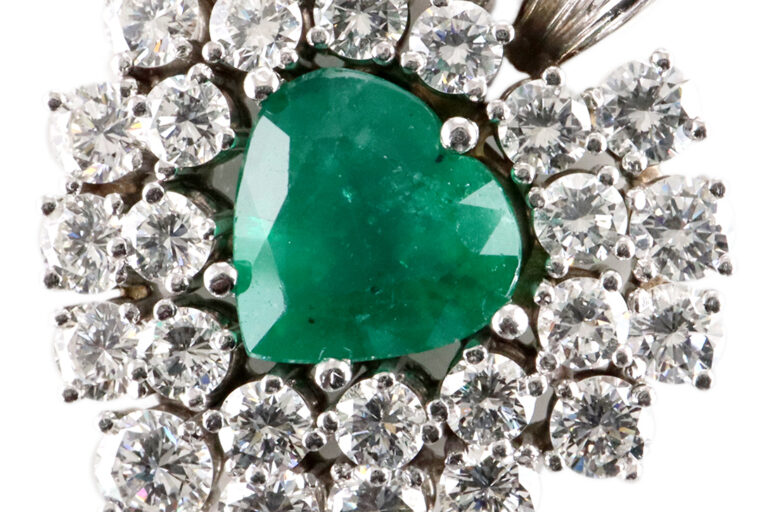 Anhänger Herz 1 Smaragd ca. 2,0 ct + 27 Brillanten ca 2,4 ct IGI [BRORS 20239]