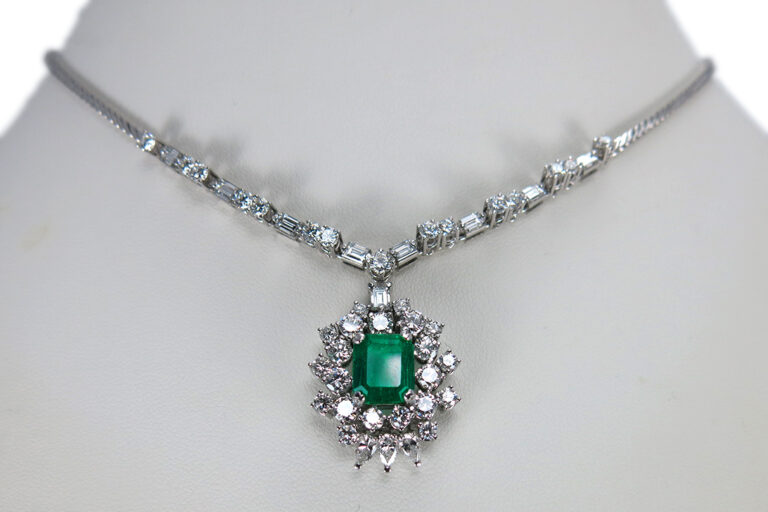 Collier Smaragd Kolumbien 3,1 ct 48 Diamanten 4,9 ct Weißgold IGI [BRORS 10831]