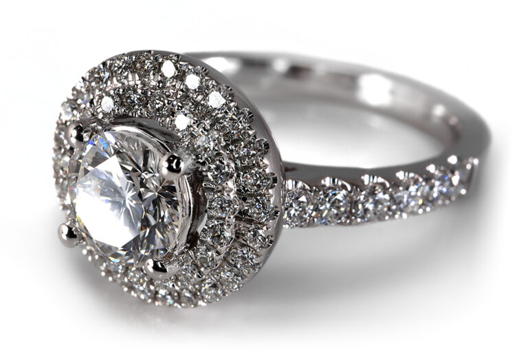 Ring 1 Brillant 0,65ct Hochfeines Weiß + 57 Brillanten + Gutachten [BRORS 18687]