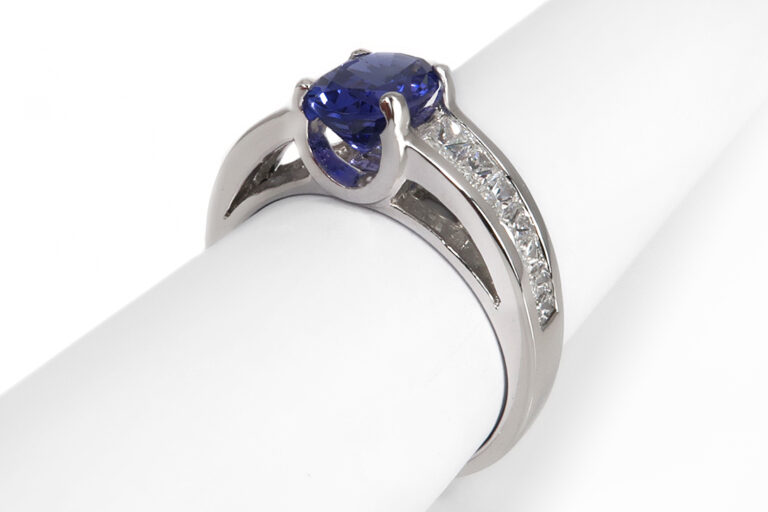 Designer Kobi Ring Tansanit 1,70ct + Diamanten G/vvs Platin [BRORS 18898]