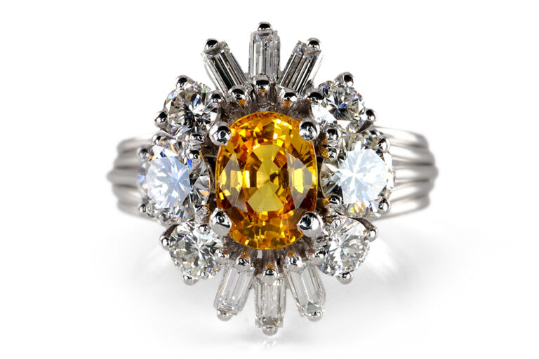 Ring gelber Saphir ca 1,2 ct + 12 Diamanten ca 1,4 ct 750 Weißgold [BRORS 19255]