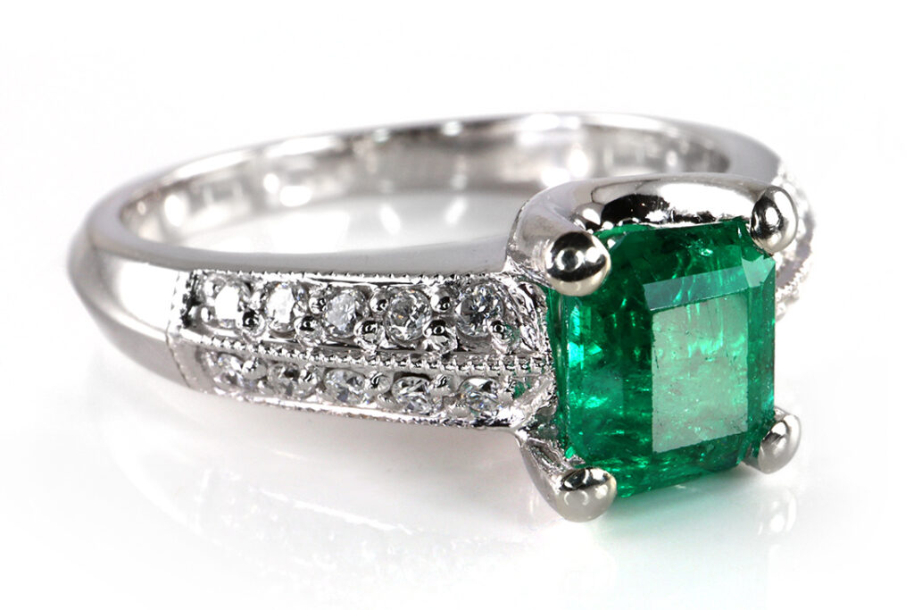 Ring Smaragd Kolumbien Deep Bluish Green 0,94 ct + 20 Brillanten [BRORS 19270]