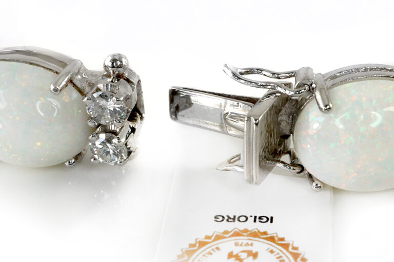 Armband hochwertige weiße Opale + 24 Brillanten 2 ct TW/VS-SI [BRORS 19305]