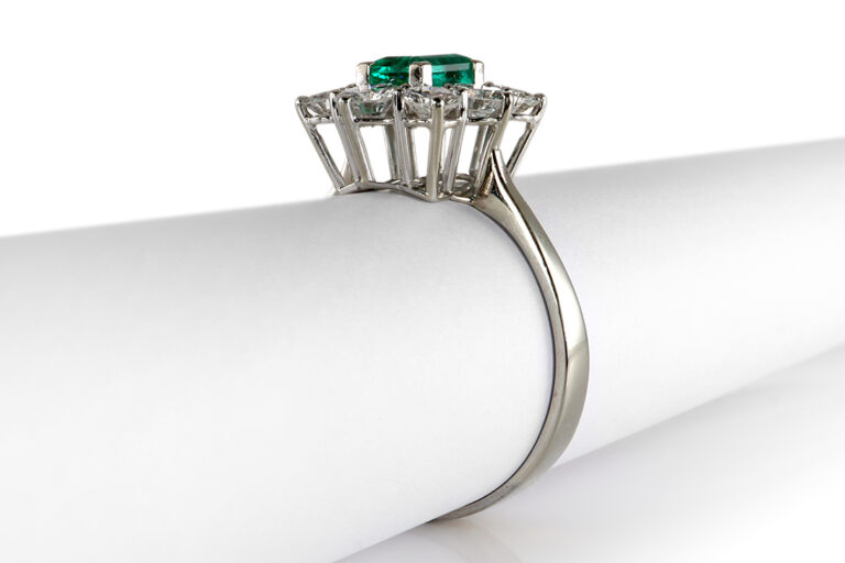 Ring Smaragd *Binder* 1,05 ct. 8 Brillanten 2,35 ct IGI Gutachten [BRORS 20280]