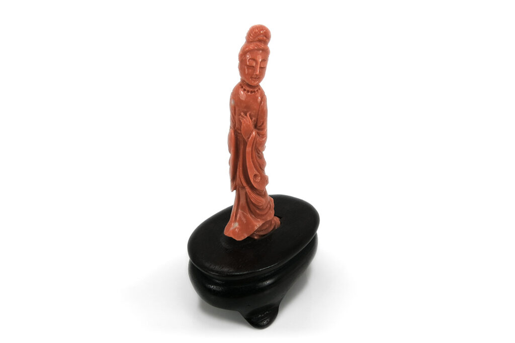 Asiatika Koralle Figur geschnitzt 8,0 cm Dame Frau China [BRORS 16024]