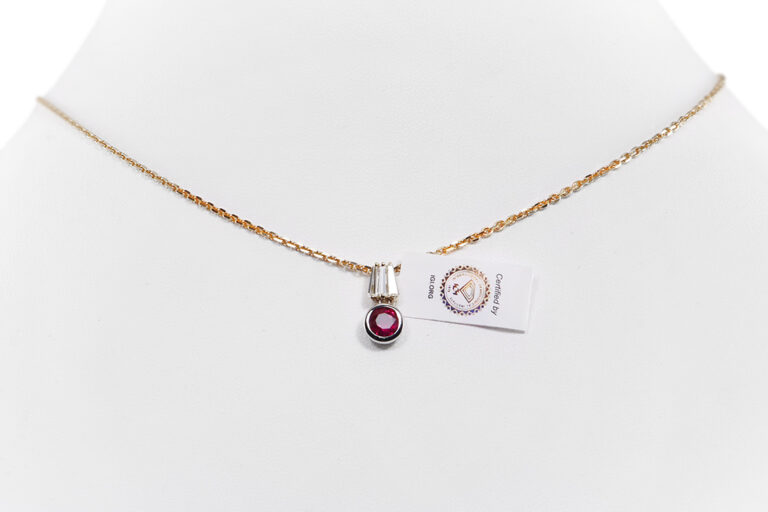 Anhänger Mogok Rubin Myanmar 0,8 ct 3 Diamanten 750 Gelbgold Kette [BRORS 19777]