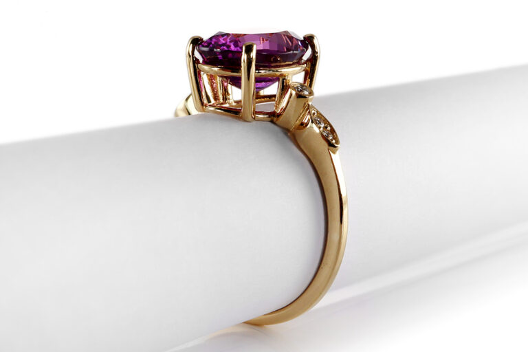 Ring Pink Saphir 3,97 ct + 6 Brillanten 750 Gelbgold Gold IGI [BRORS 20288]