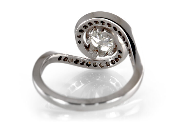 Ring 1 Brillant 1,34 ct I/SI2 +27 Diamanten 750 Gold IGI Gutachten [BRORS 20306]