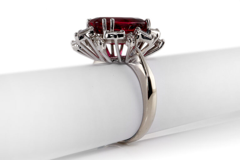 Ring Rubellith 5 ct + 14 Diamanten 0,7 ct E-F/VS-VVS 750 Gold IGI [BRORS 20312]