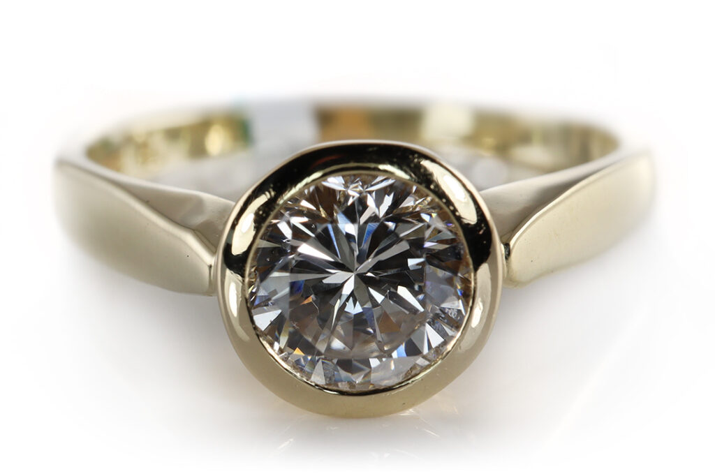 Ring 1 Brillant 1,10 ct E-F/VS2 585 Gelbgold IGI Gutachten Gr. 57 [BRORS 20319]