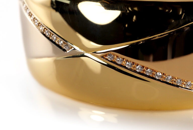 Armreif WEMPE 30 Brillanten ca 0,60 ct TW/VS 750 Gold [BRORS 20325]