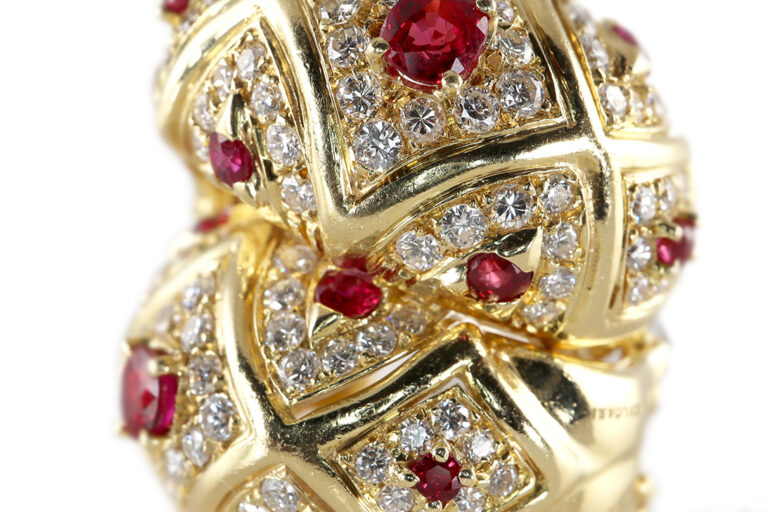 Ohrclipse BVLGARI 14 Rubine + 112 Brillanten zus. 2,8 ct Gold IGI [BRORS 20332]