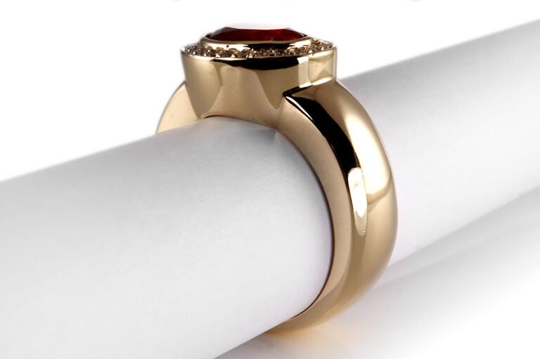 Nellissen Ring 1 Feueropal + 23 Diamanten ca 0,16 ct 585 Gold [BRORS 20357]