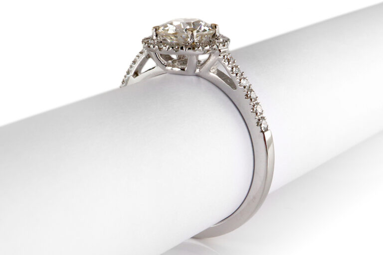 Ring 1 Diamant Altschliff 0,88 ct H/SI1 750 Weißgold IGI Gr 54 [BRORS 20391]