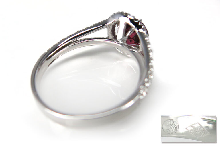 Ring 1 Rubin 1,37ct.+ 46 Brillanten G/VS 750 Weißgold [BRORS 15013]