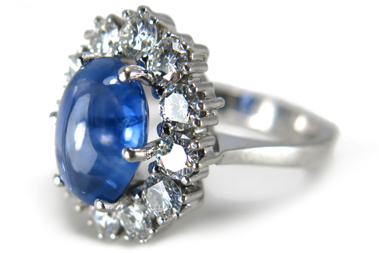 Ring 1 Saphir 5,19ct + 12 G/VVSI 585 Weißgold [BRORS 15034]