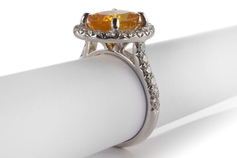 Ring orange gelber Saphir 4,88 Karat 32 Brillanten 750 Gold DSEF [BRORS 20409]