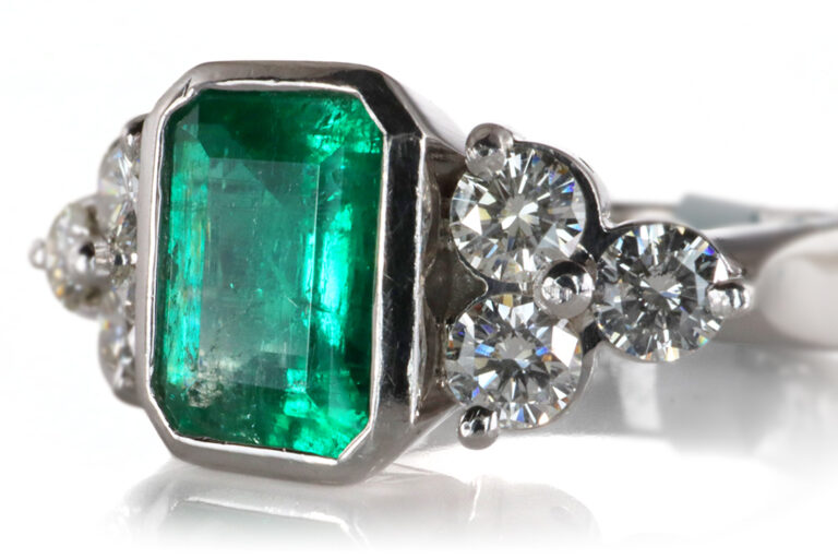 Ring Colombia Smaragd 1,2 ct + Brillanten ca 0,45 ct IGI Gutachten [BRORS 20421]