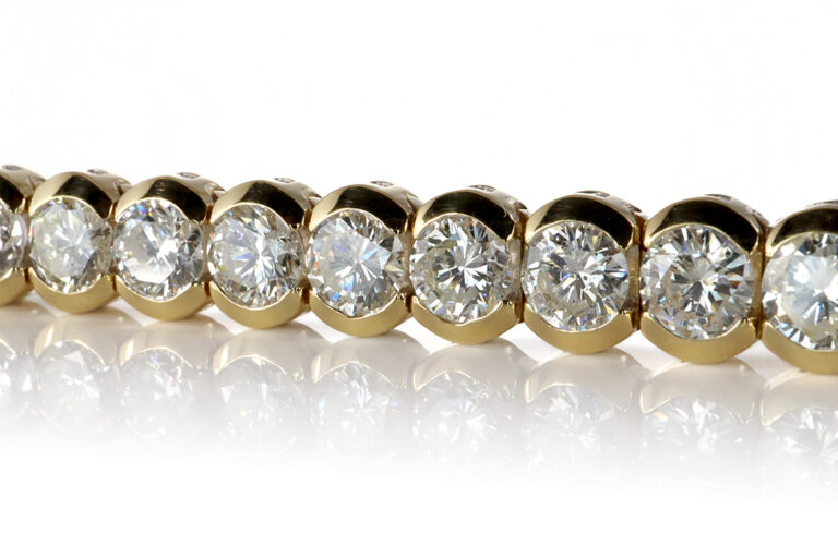 Tennisarmband 38 Brillanten insg ca 9,0 ct 750 Gelbgold IGI [BRORS 17781]