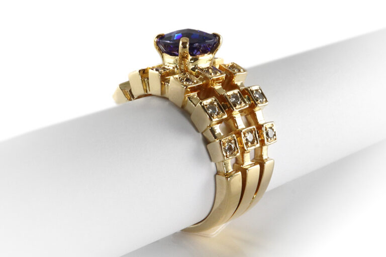 Ring Tansanit 2,5 ct + 20 Brillanten 0,40 ct G-H/VVS 750 Gelbgold [BRORS 19479]