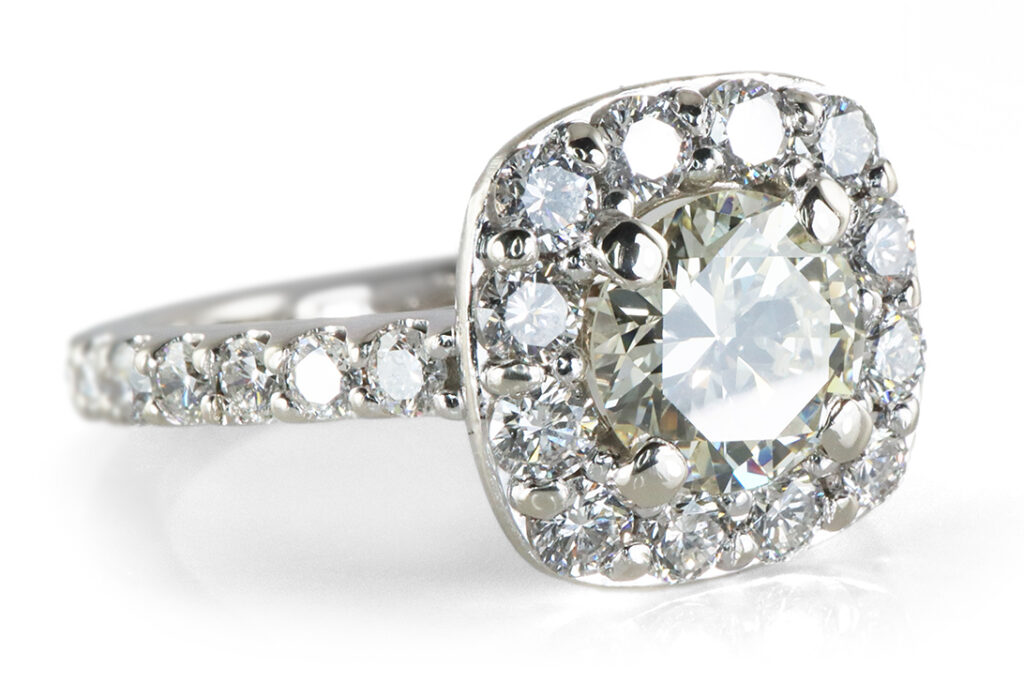 Ring Brillant 1,15 ct N-O/VS2 + 26 Dia. 0,65 ct 585 Weißgold Gr 53 [BRORS 19535]