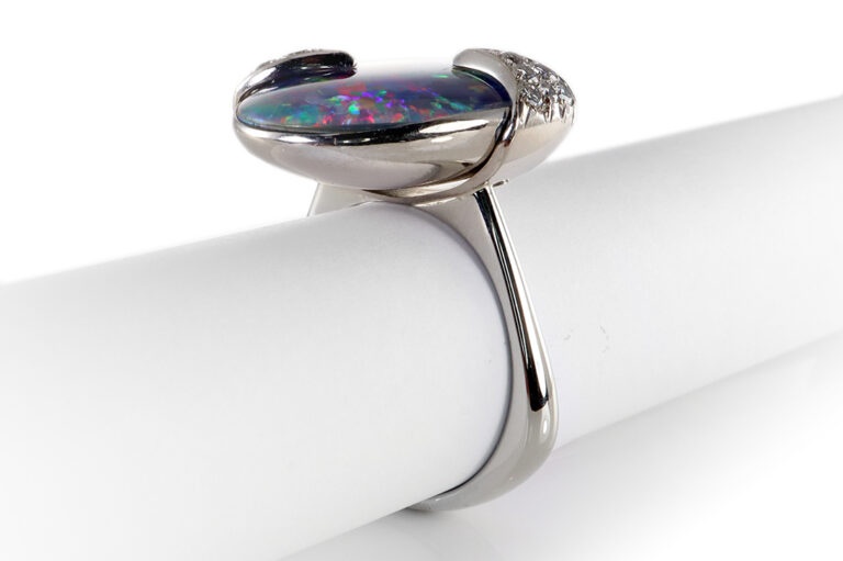 Ring schwarze Opal Triplette schönes Farbspiel 12 Brillanten Gr 60 [BRORS 19700]