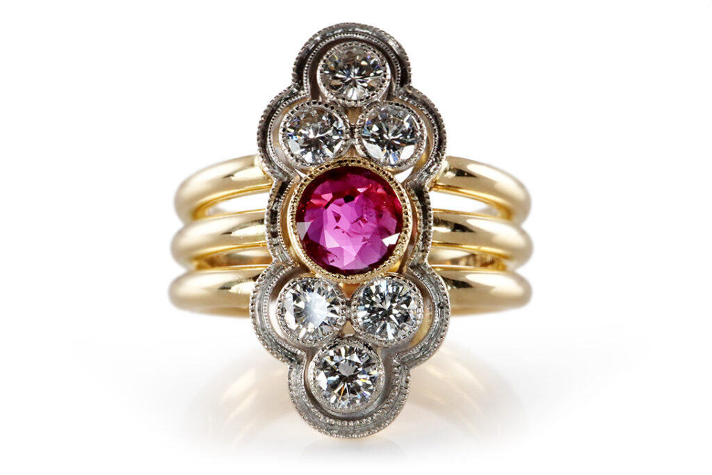 Katzler Ring Rubin ca 0,5 ct + 6 Brillanten ca 0,6 ct TW/VVS Gold [BRORS 20120]