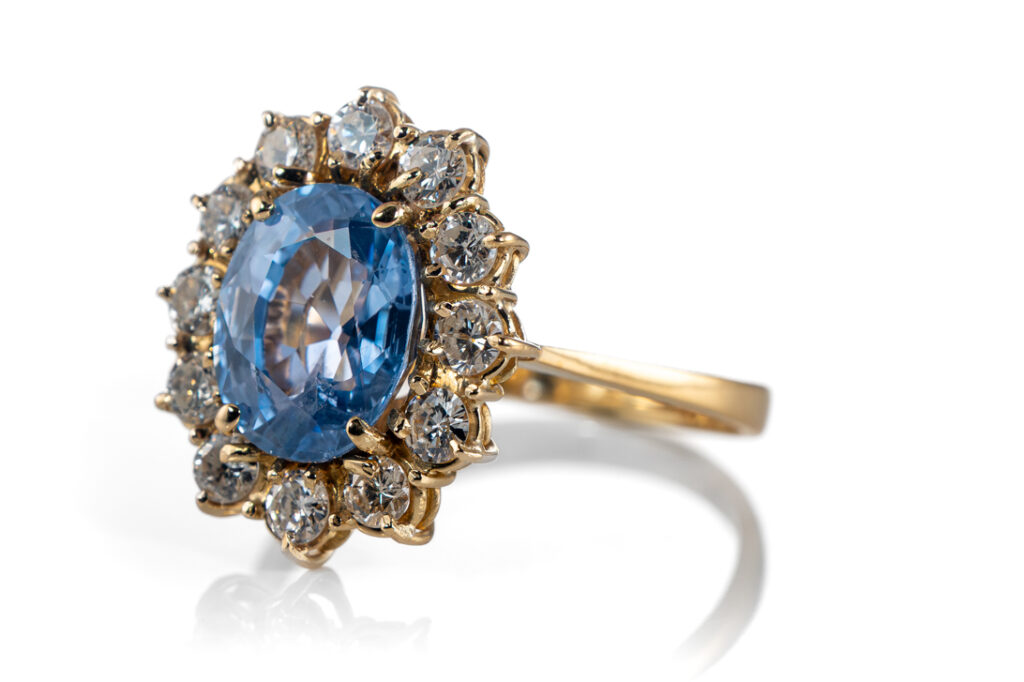 Ring 1 Saphir 4,53 Karat 12 Brillanten ca 1,0 ct DSEF Gutachten [BRORS 20436]