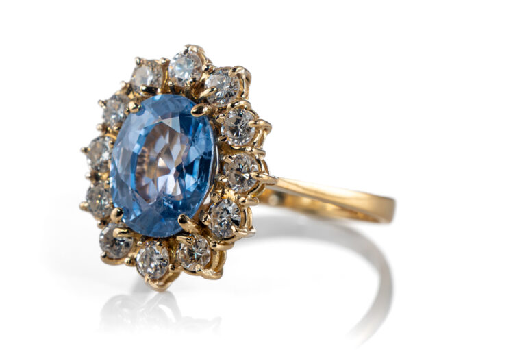 Ring 1 Saphir 4,53 Karat 12 Brillanten ca 1,0 ct DSEF Gutachten [BRORS 20436]